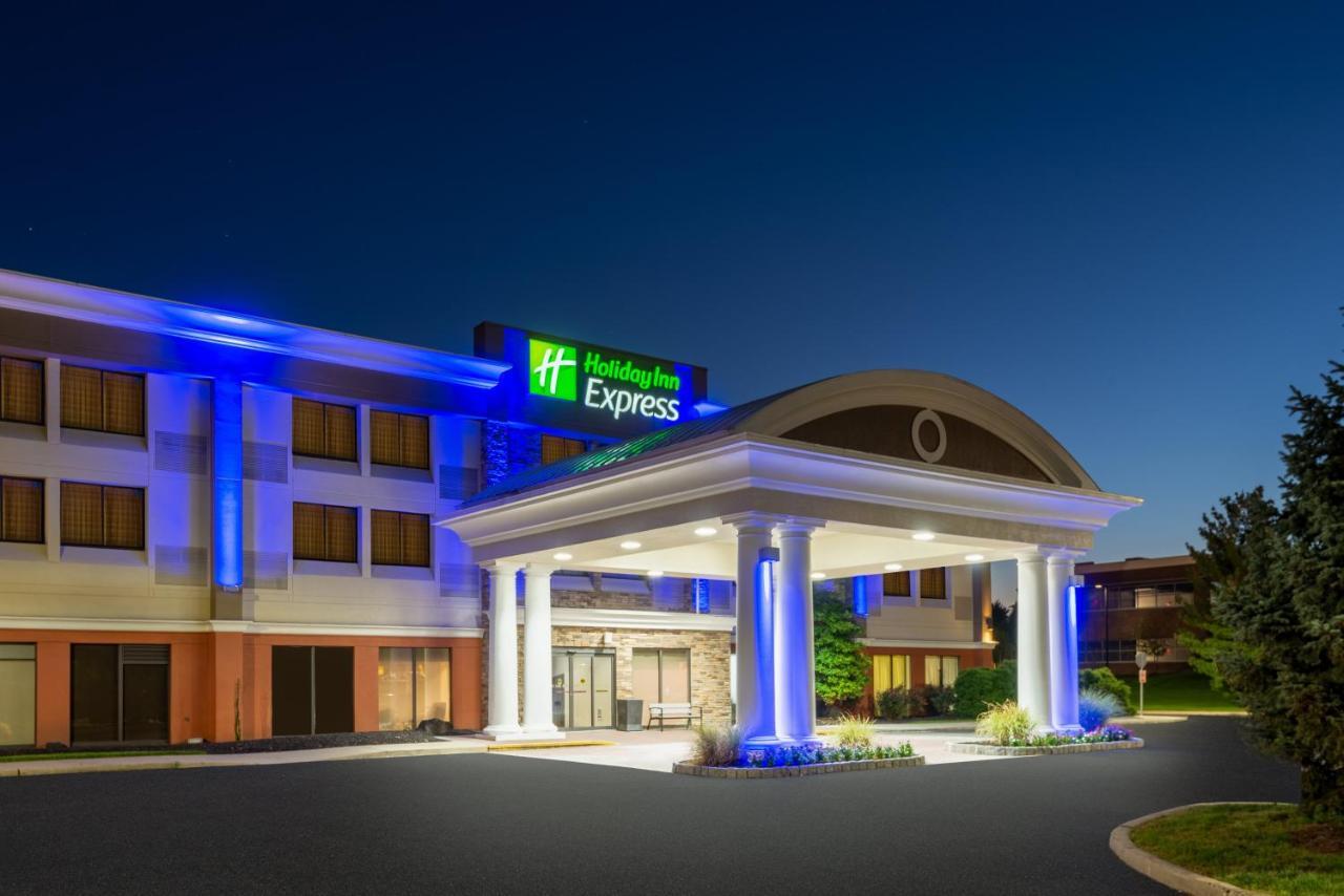 Holiday Inn Express Philadelphia Ne-Bensalem By Ihg מראה חיצוני תמונה
