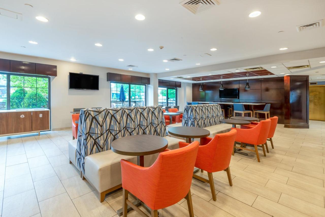 Holiday Inn Express Philadelphia Ne-Bensalem By Ihg מראה חיצוני תמונה