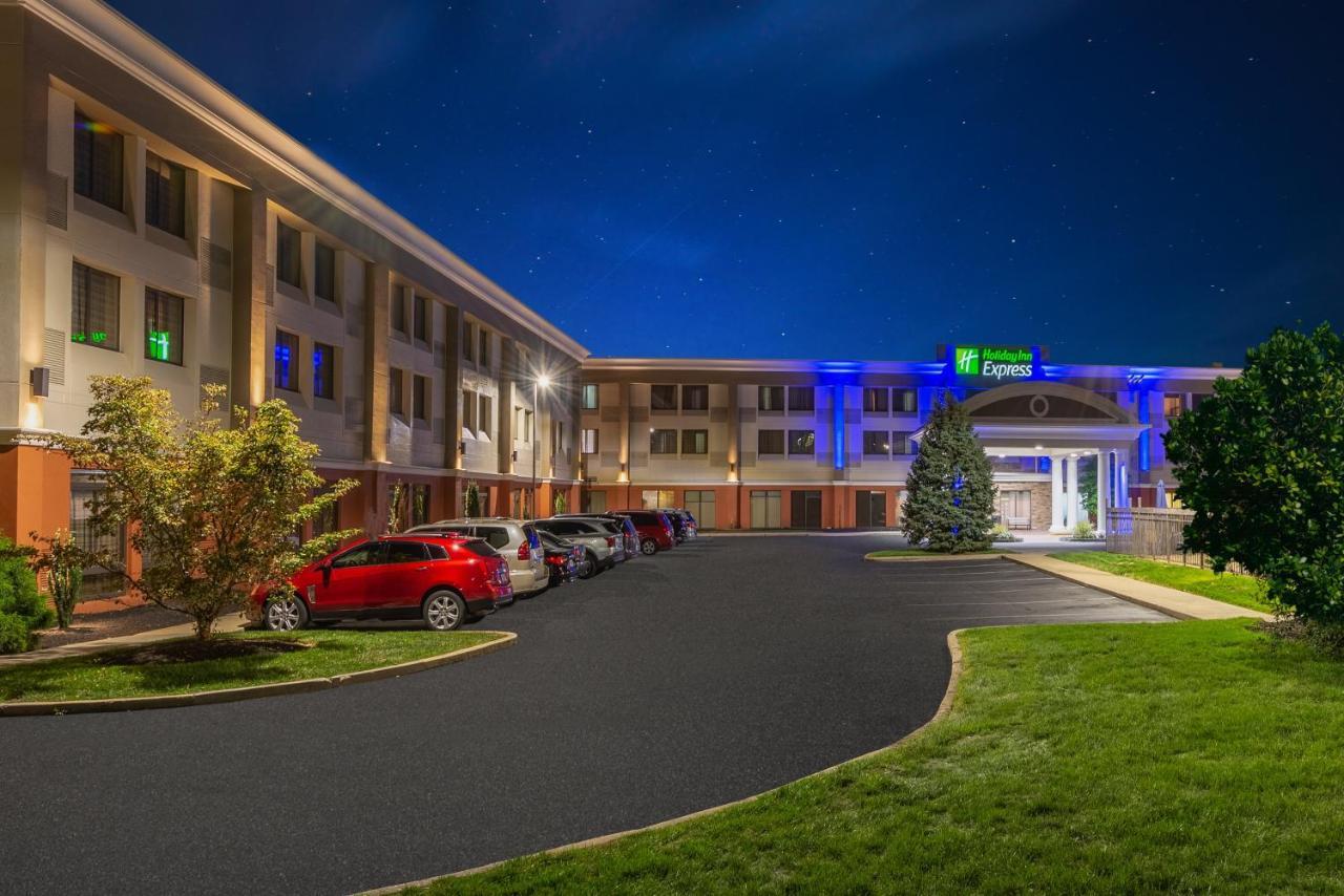 Holiday Inn Express Philadelphia Ne-Bensalem By Ihg מראה חיצוני תמונה