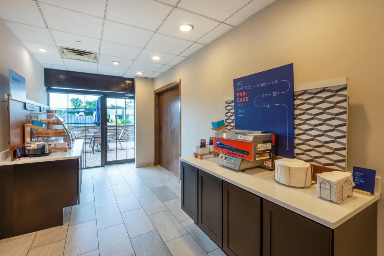 Holiday Inn Express Philadelphia Ne-Bensalem By Ihg מראה חיצוני תמונה