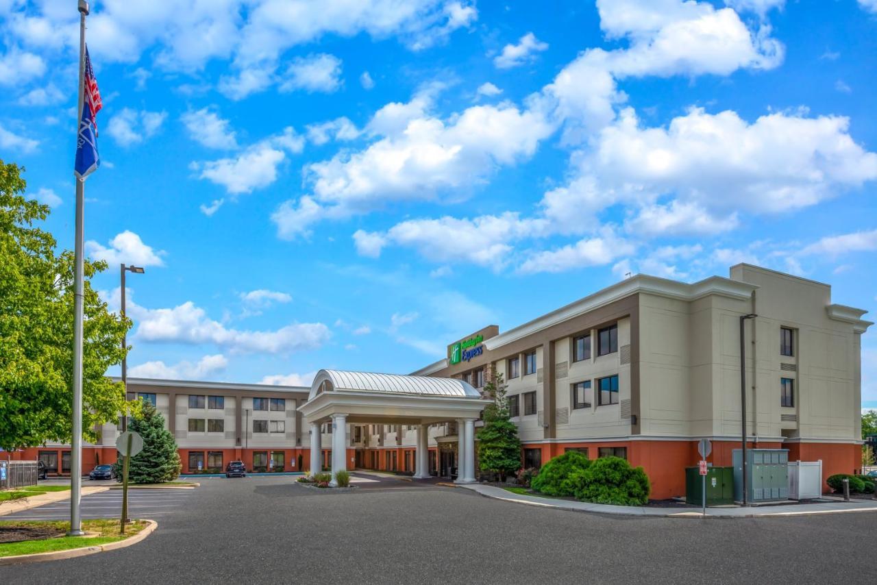 Holiday Inn Express Philadelphia Ne-Bensalem By Ihg מראה חיצוני תמונה